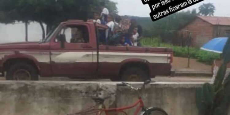 Alunos da rede pública arriscam suas vidas em transporte escolar no interior do Piauí