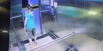 Mulher tem partes íntimas tocadas dentro de elevador e denuncia crime em Fortaleza