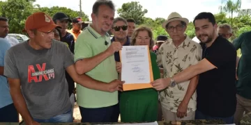 Joãozinho Félix assina ordem de serviço para obras do Ginásio Poliesportivo