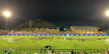 Jogo da Copa do Brasil é adiado devido a péssima condição do gramado em Teresina