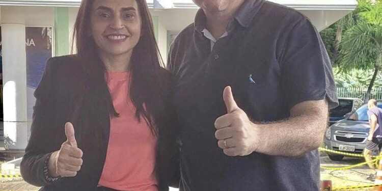 Pré-candidata a vereadora do PT desiste de apoiar Pedro Gomes e adere a Dr.Dinan