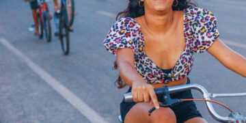 Jovens fazem show de manobras com bikes no centro de José de Freitas