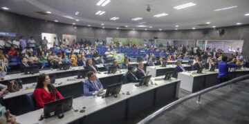 Projeto propõe reajuste de salários dos vereadores de Teresina para R$ 24 mil