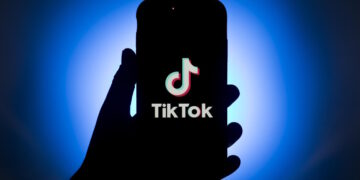 Biden sanciona lei que pode proibir TikTok nos Estados Unidos