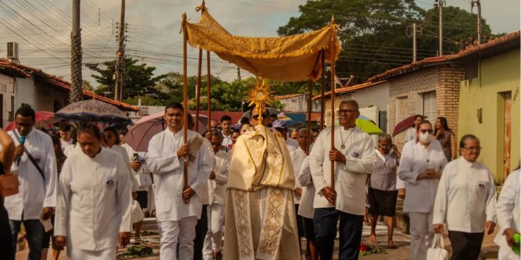 Corpus Christi é celebrado com missa e procissão em José de Freitas