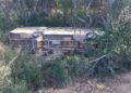 Ônibus escolar capota na BR-135 em Monte Alegre do Piauí e deixa alunos feridos