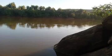 Jovem de 29 anos morre afogado durante banho no rio Parnaíba, em Teresina