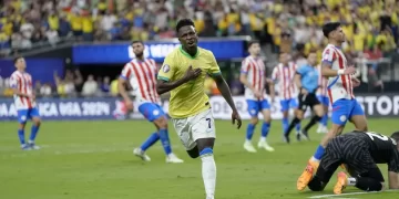 Vinicius Júnior brilha e Brasil derrota Paraguai na Copa América