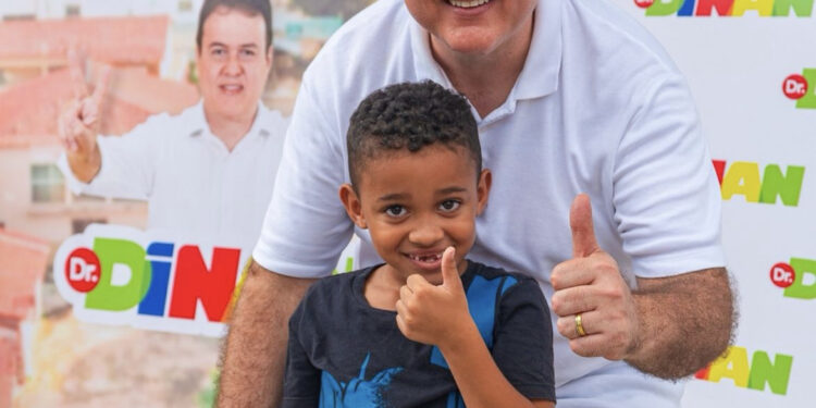Dr. Dinan reúne juventude para discutir propostas para o segmento