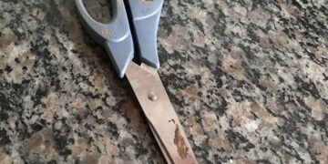 Mulher atinge marido com golpe de tesoura para se defender de tentativa de estupro em União