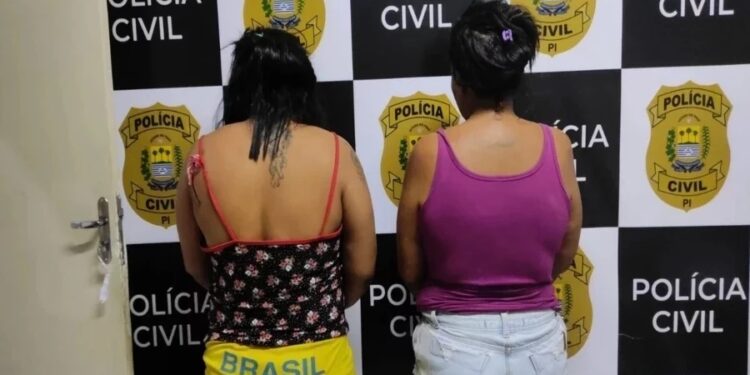 Mãe e filha são presas acusadas de comandar boca de fumo em Teresina