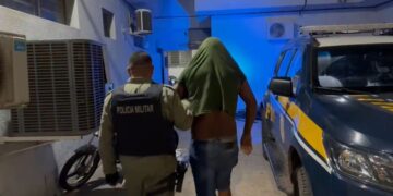 Homem é preso após invadir casa e agredir ex-companheira em Teresina