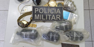 Adolescente de 17 anos é apreendido com granadas e armas em barraca de praia no Piauí
