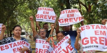 Após 4 meses, professores da rede municipal de Teresina encerram greve
