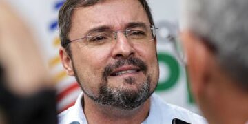 Fábio Novo abre quase 6% de vantagem sobre Sílvio Mendes em nova pesquisa eleitoral