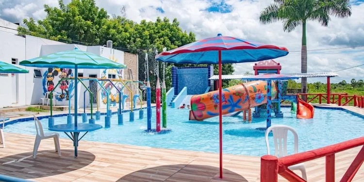 Menino de 6 anos morre após se afogar em parque aquático em cidade do Piauí