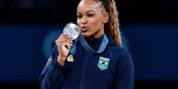 Rebeca Andrade ganha a prata no salto nos Jogos Olímpicos de Paris