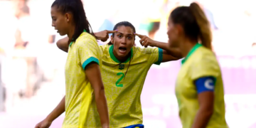 Com Marta Expulsa, Brasil é Derrotado por Espanha por 2 a 0 mas avança para as oitavas