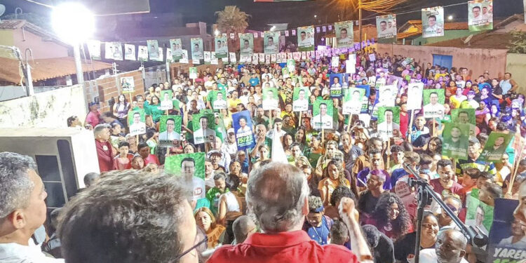 Dr. Dinan realiza grande comício no bairro Suco de Uva em José de Freitas