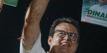 Dr. Dinan reúne multidão em primeiro comício da campanha