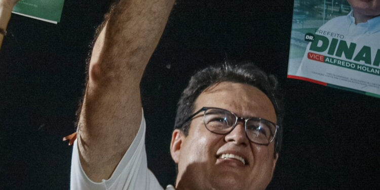 Dr. Dinan reúne multidão em primeiro comício da campanha