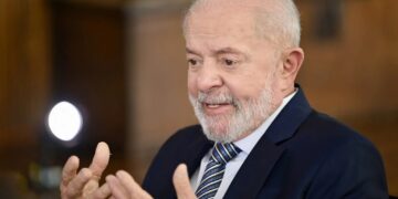 Governo Lula eleva projeção do salário mínimo para R$ 1.509 em 2025