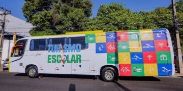 Rafael Fonteles lança projeto que levará estudantes a pontos turísticos do Piauí