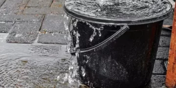 Bebê de 1 ano morre afogado dentro de balde com água em Barras