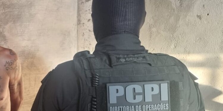 Homem condenado por estuprar as filhas é preso em Teresina