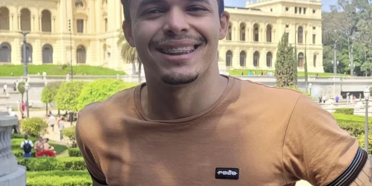 Estudante piauiense de medicina se destaca em competição nacional de oncologia
