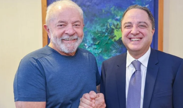 Lula teve traumatismo craniano, mas está bem, afirma médico