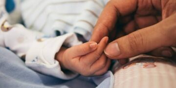 STJ autoriza entrega voluntária de bebê para adoção sem consentimento do pai