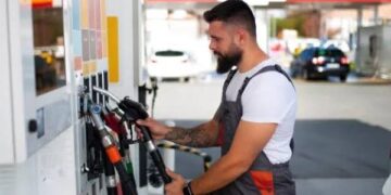 Rede de postos de combustíveis abre 40 vagas de emprego para frentista em Teresina