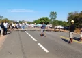 Moradores bloqueiam BR 135 no Sul do Piauí em protesto por morte de crianças