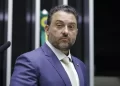 Câmara dos Deputados aprova projeto que isenta medicamentos do Imposto de Importação