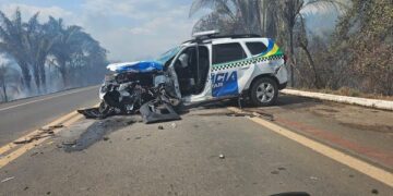 Colisão entre viatura e carreta mata policial militar em Teresina