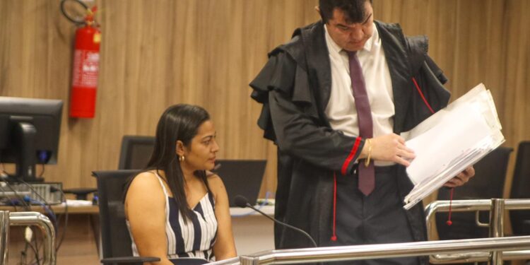 Sobrevivente de tragédia se emociona no tribunal do Júri em José de Freitas