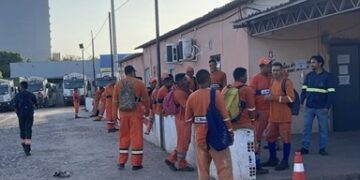 Trabalhadores de limpeza e coleta de lixo param as atividades em Teresina