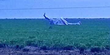 Avião cai após colisão com rede de alta tensão em município do Piauí