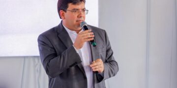 Governador pede à Alepi autorização para viajar para Portugal