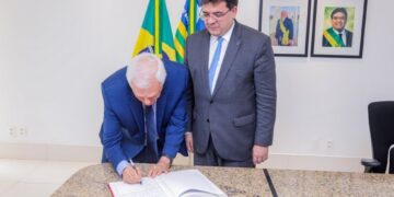 Rafael transmite cargo a Themístocles para cumprir missão oficial