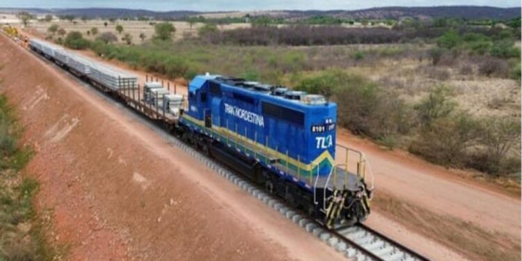 Governo Federal analisa construção de trem para transportar turistas de Teresina à Salvador