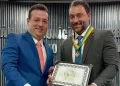 Deputado Átila Filho é agraciado com Medalha do Mérito Legislativo na Câmara de Teresina