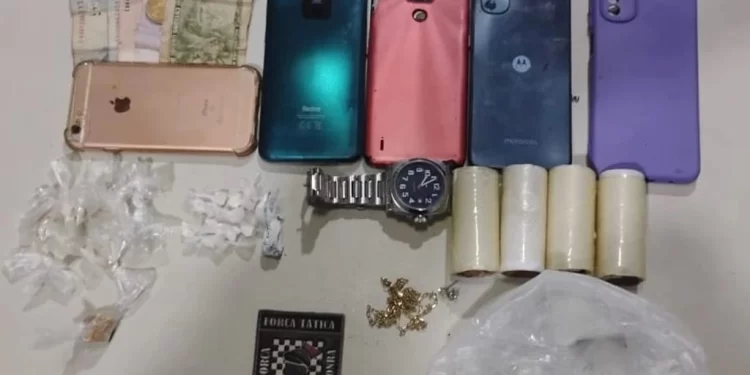 Homem é preso com 28 porções de crack e cocaína na zona Sudeste de Teresina