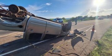 Adolescente de 15 anos morre após caminhonete capotar em Bom Jesus