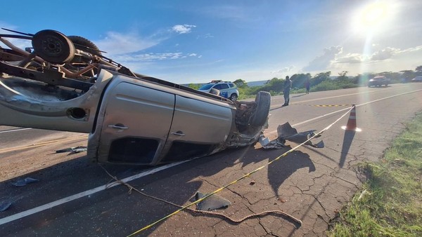 Adolescente de 15 anos morre após caminhonete capotar em Bom Jesus