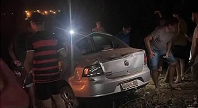 Cabo do Exército morre preso à ferragens após bater contra poste no Piauí