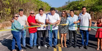 Governador inaugura acesso a Cajueiro da Praia e vistoria obras na Orla do Sardim