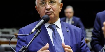 Deputado federal Júlio César confirma pré-candidatura ao Senado em 2026