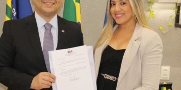 Advogada Flaviane Moura toma posse como Delegada da OAB-PI em José de Freitas para o triênio 2025-2027